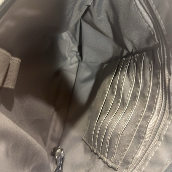 Baggallini light grey camouflage travel bag w multiple zippers pockets & strap - Picture 8 of 11